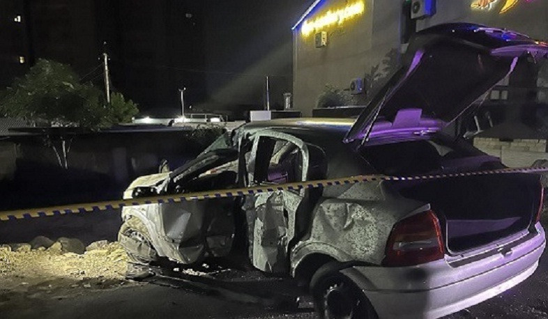 Ավտոմեքենան դուրս է եկել ճանապարհի երթևեկելի հատվածից, բախվել ճամփեզրյա արգելապատնեշին և սյանը