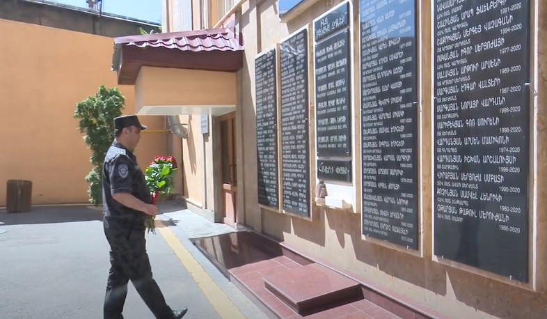 Ոստիկանության զորքերը 30 տարեկան են. տեղի են ունեցել հիշատակի և ոգեկոչման արարողություններ