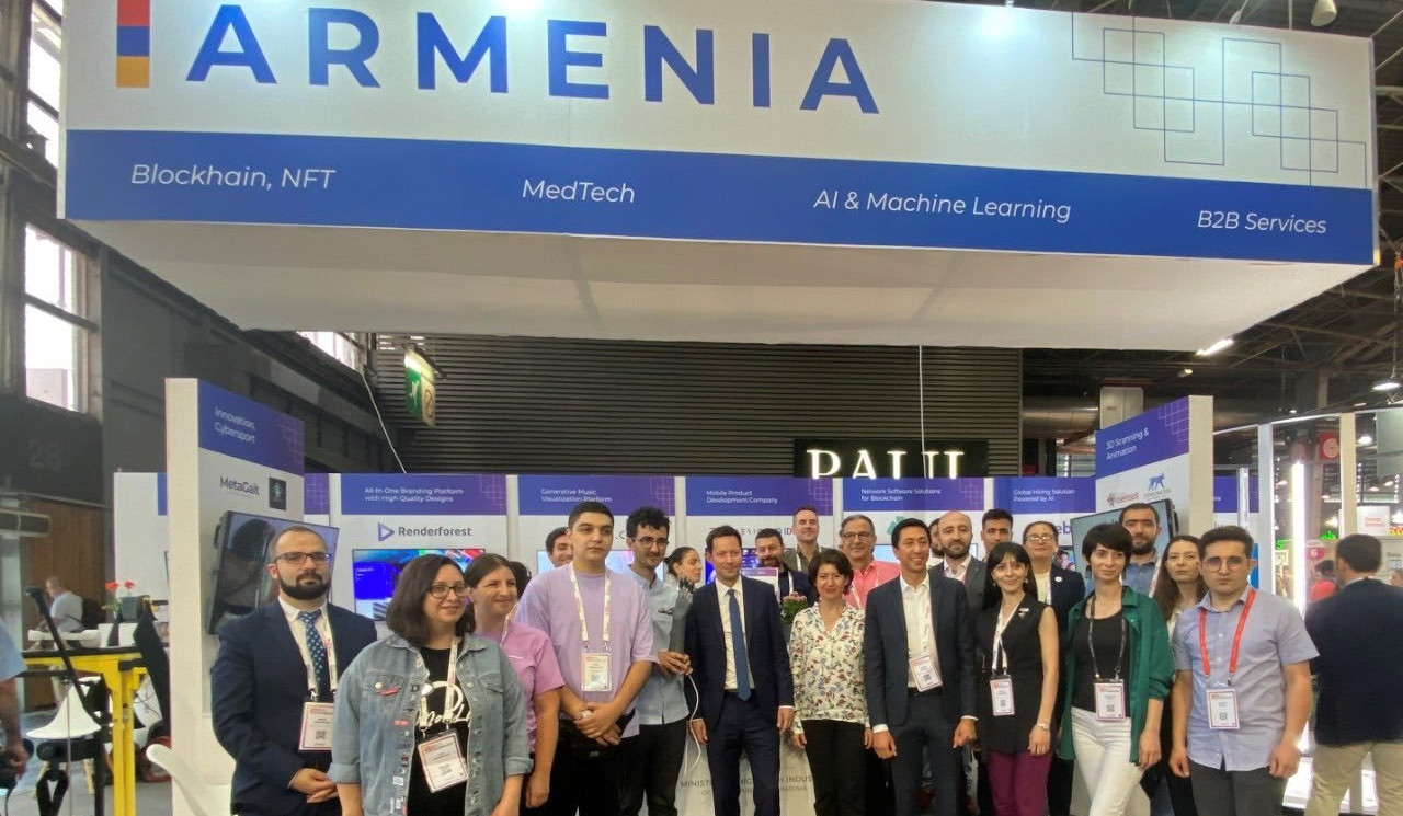 Ֆրանսիայում ՀՀ դեսպանն այցելել է Եվրոպայի ամենախոշոր ցուցահանդեսներից մեկում ներկայացված ARMENIA միասնական տաղավար