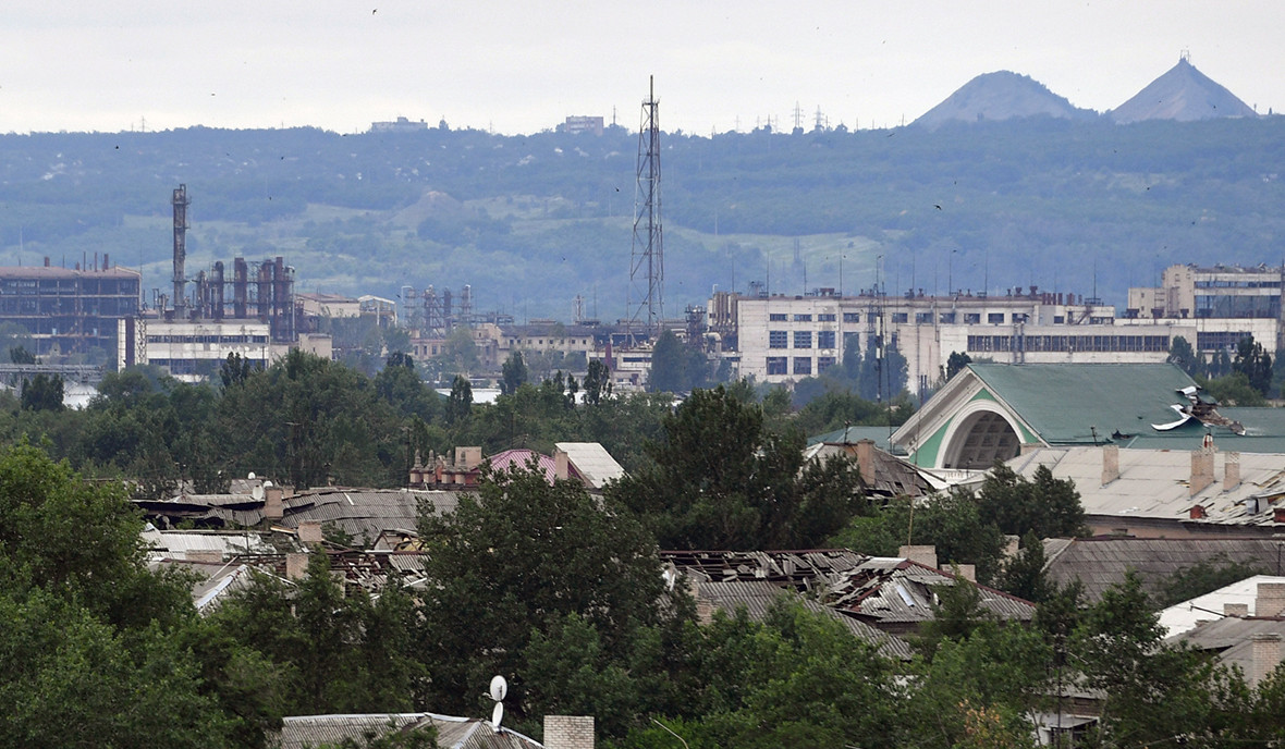 Շուրջ 20 քաղաքացիական անձ լքել է Սևերոդոնեցկի «Ազոտ» գործարանի տարածքը
