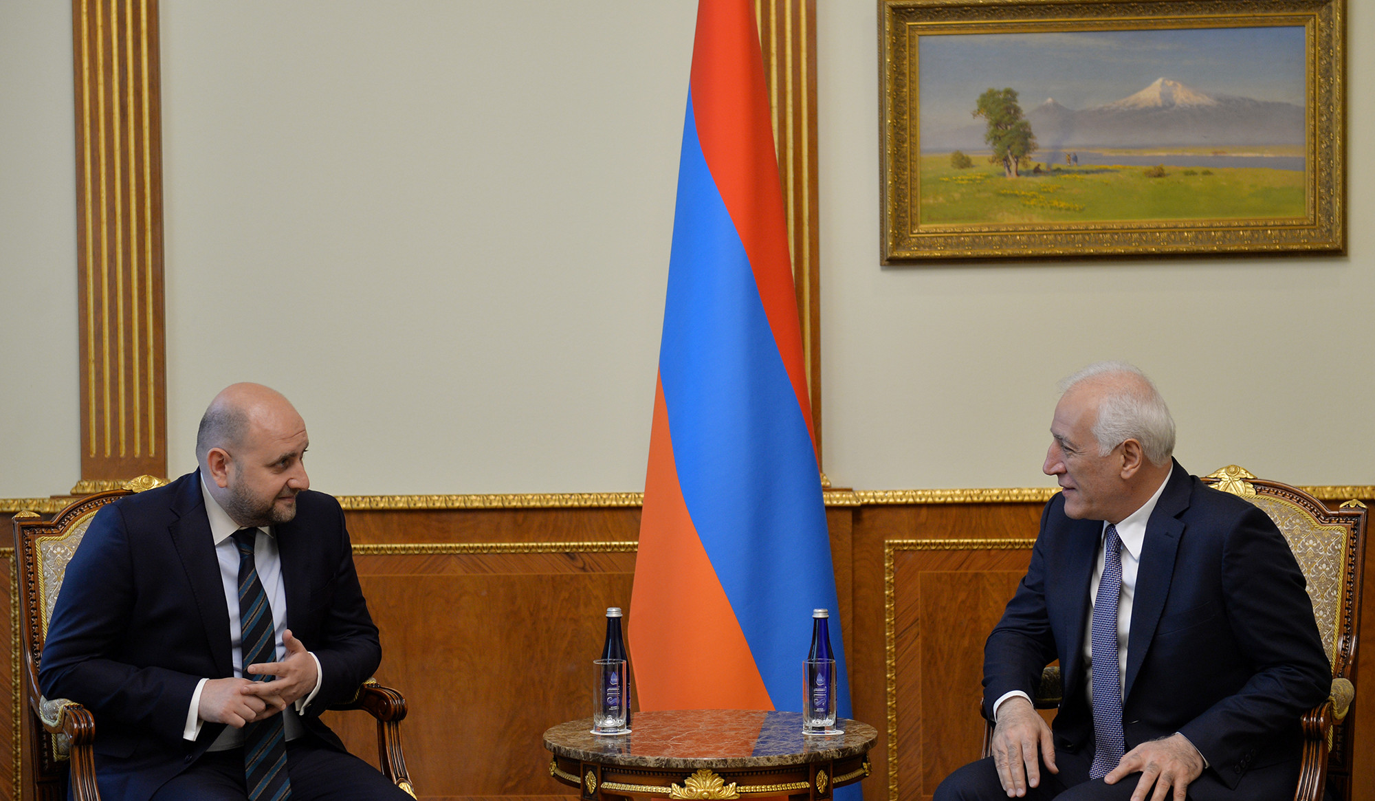 Նախագահը և ԿԲ նախագահը քննարկել են Հայաստանի ֆինանսական շուկային վերաբերող հարցեր