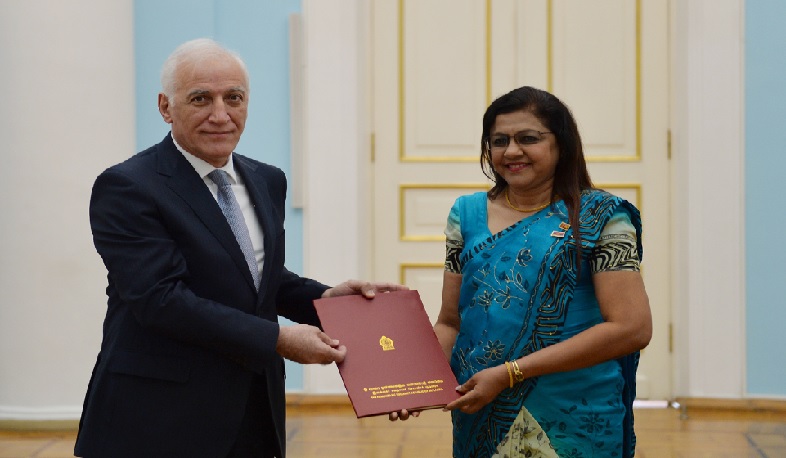Посол Шри Ланки вручила верительные грамоты президенту Армении