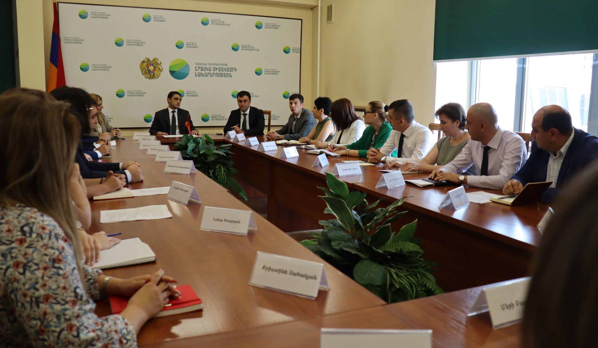 Հակոբ Սիմիդյանը ՇՄՆ աշխատակազմին է ներկայացրել նախարարի նորանշանակ տեղակալին