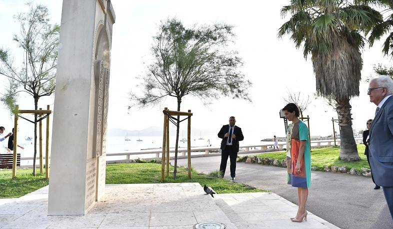 Աննա Հակոբյանն այցելել է Կանն քաղաքում գտնվող Հայոց ցեղասպանության հուշարձան