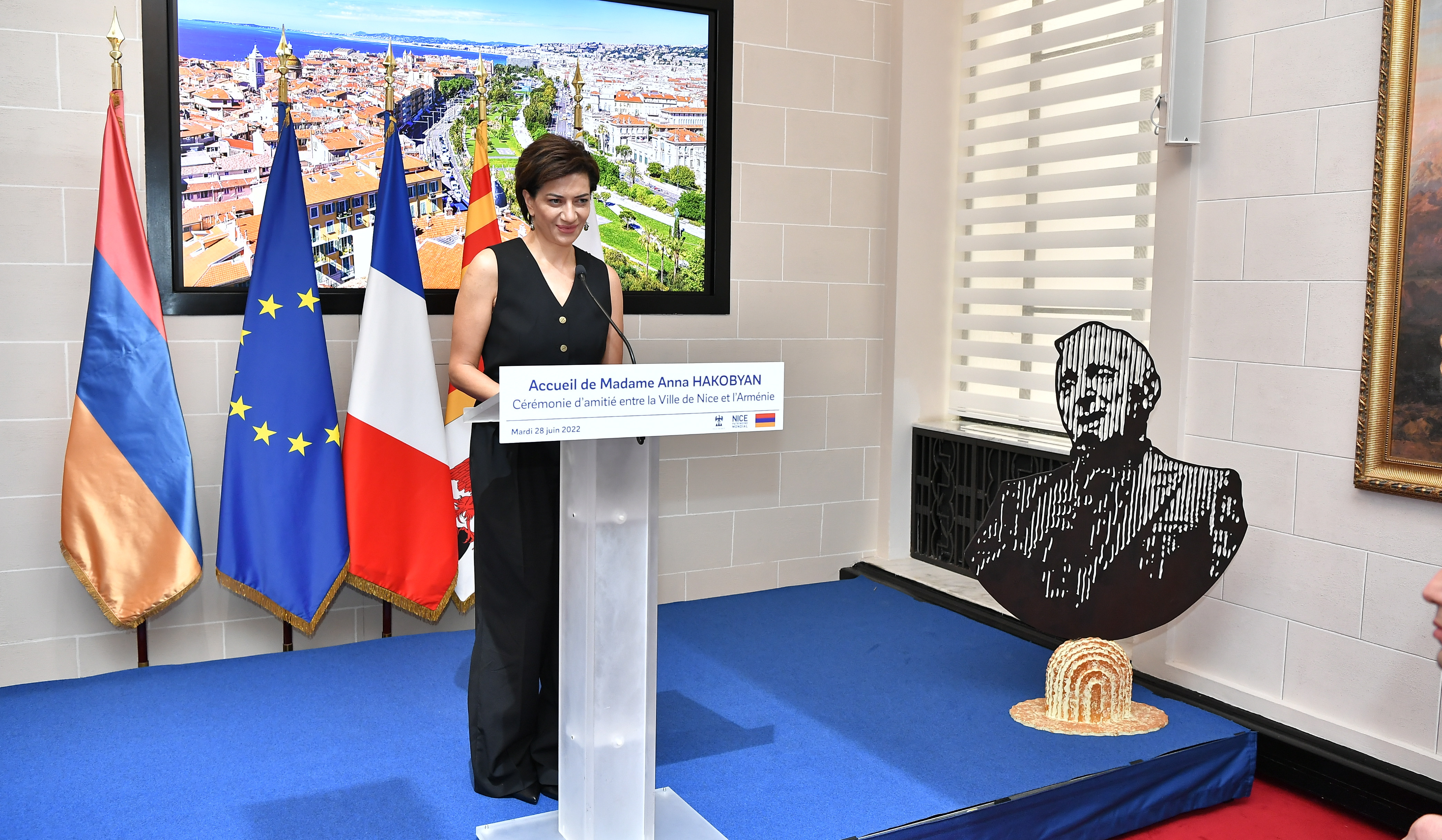 Armenian PM’s wife hosted at Nice City Hall