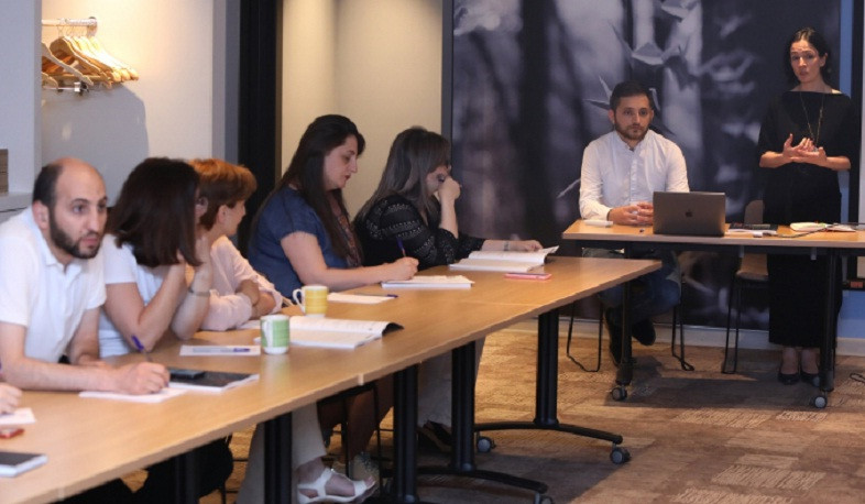 Քննարկվել են հայերեն ժեստերի լեզվի թարգմանիչների կրթության հիմնախնդիրները