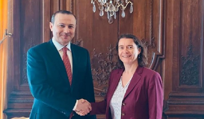 Armen Qriqoryan İzabel Dyumon ilə görüşüb