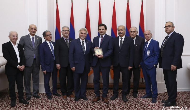 Hakob Arshakyan Hosts Representatives of Ramgavar Liberal Party