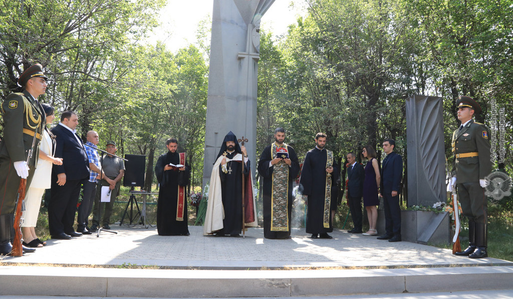 Այցելություն «Եռաբլուր» զինվորական պանթեոն