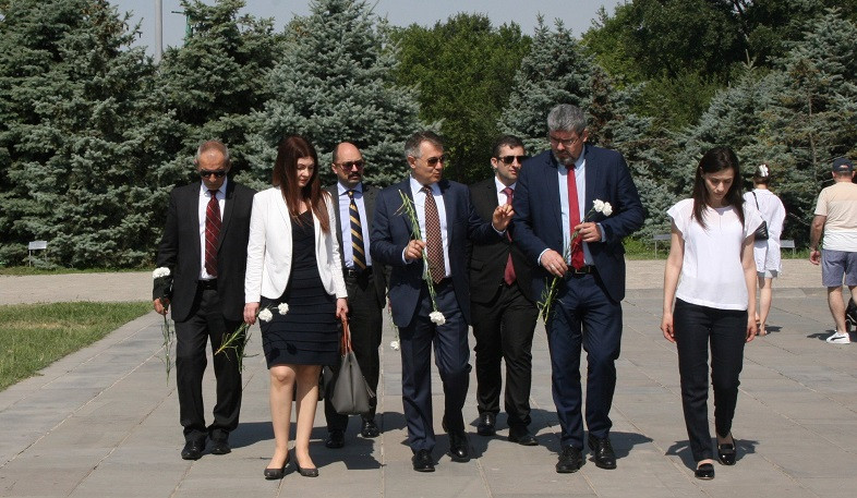 Սերբիայի ԱԳՆ պետական քարտուղարն այցելել է Հայոց ցեղասպանության հուշահամալիր