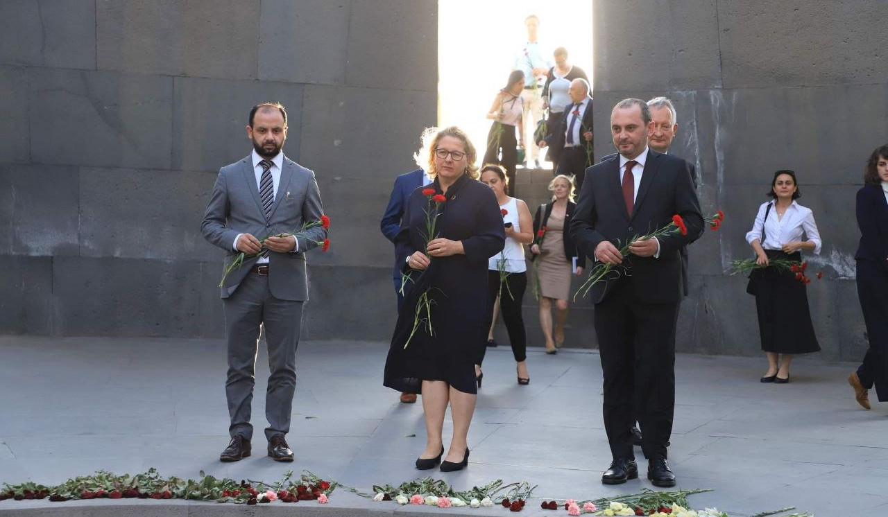 German Federal Minister visited Armenian Genocide Memorial