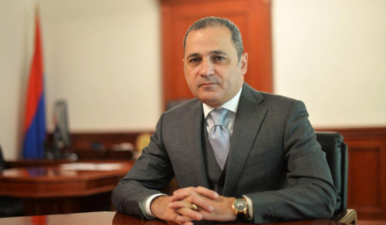 ԱԺ-ն քննարկում է տնտեսական հարցերի հանձնաժողովի նախագահ Վահե Հակոբյանի լիազորությունների դադարեցման հարցը