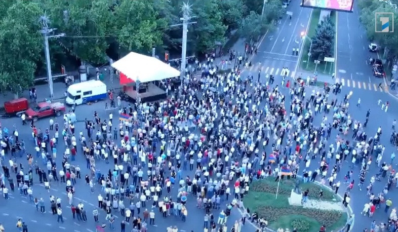 Ֆրանսիայի հրապարակում ընդդիմությունը հանրահավաք է անցկացրել