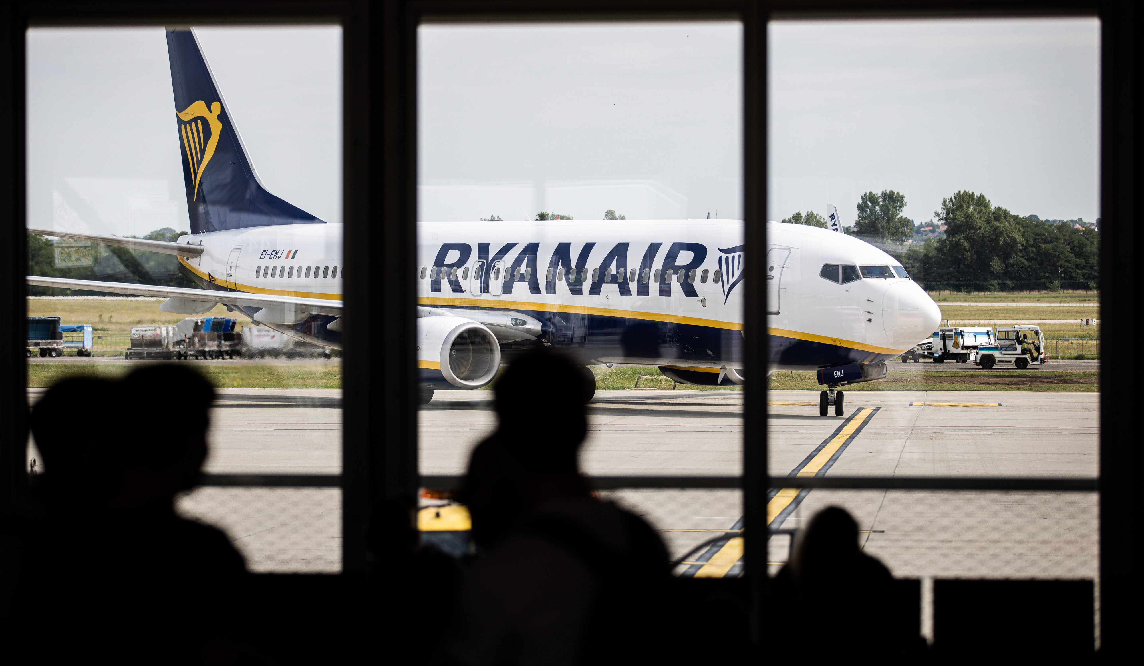 Ryanair cancels 10 flights in Spain as strike escalates