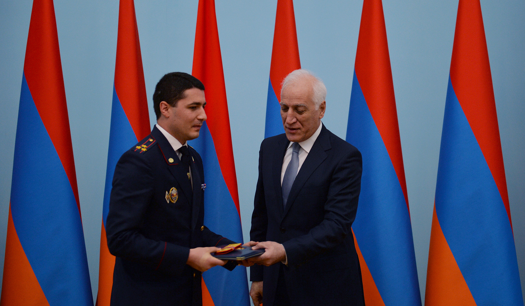 Վահագն Խաչատուրյանի հրամանագրերով Սահմանադրության օրվա առթիվ բարձր կոչումներ են շնորհվել