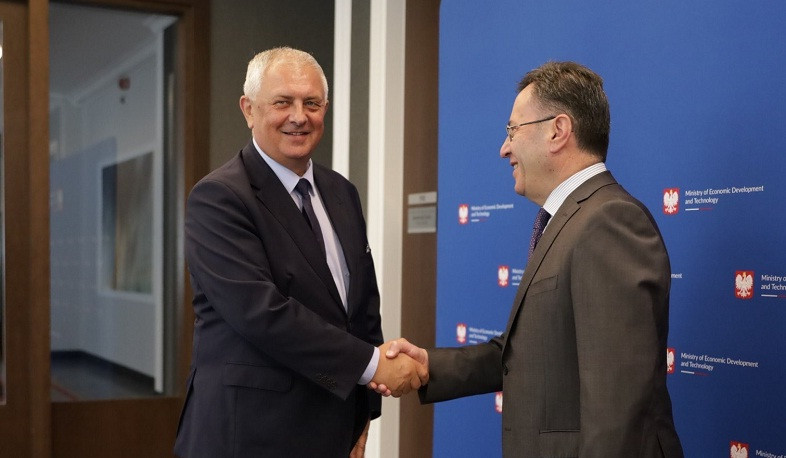 Issues related to development of economic relations between Armenia and Poland discussed