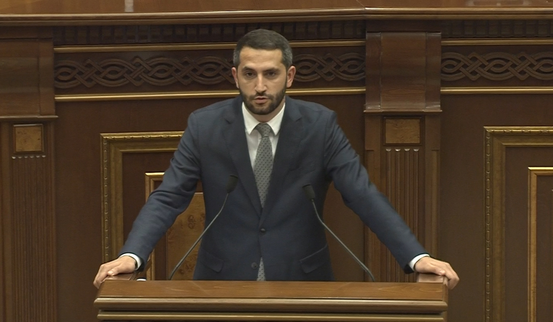 Կարելի է եզրակացնել, որ այս օրերին ընդդիմության միակ օրակարգը ԱԺ-ից գլխիկոր փախչելն է. Ռուբինյան