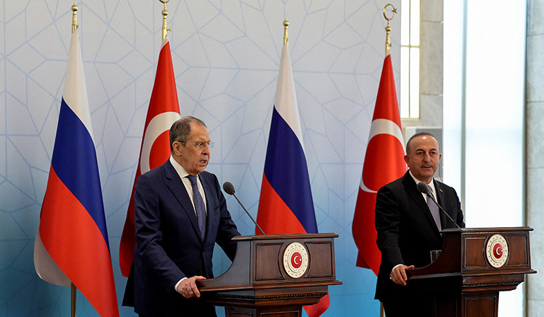 Rusiya və Türkiyə xarici işlər nazirləri görüşüb