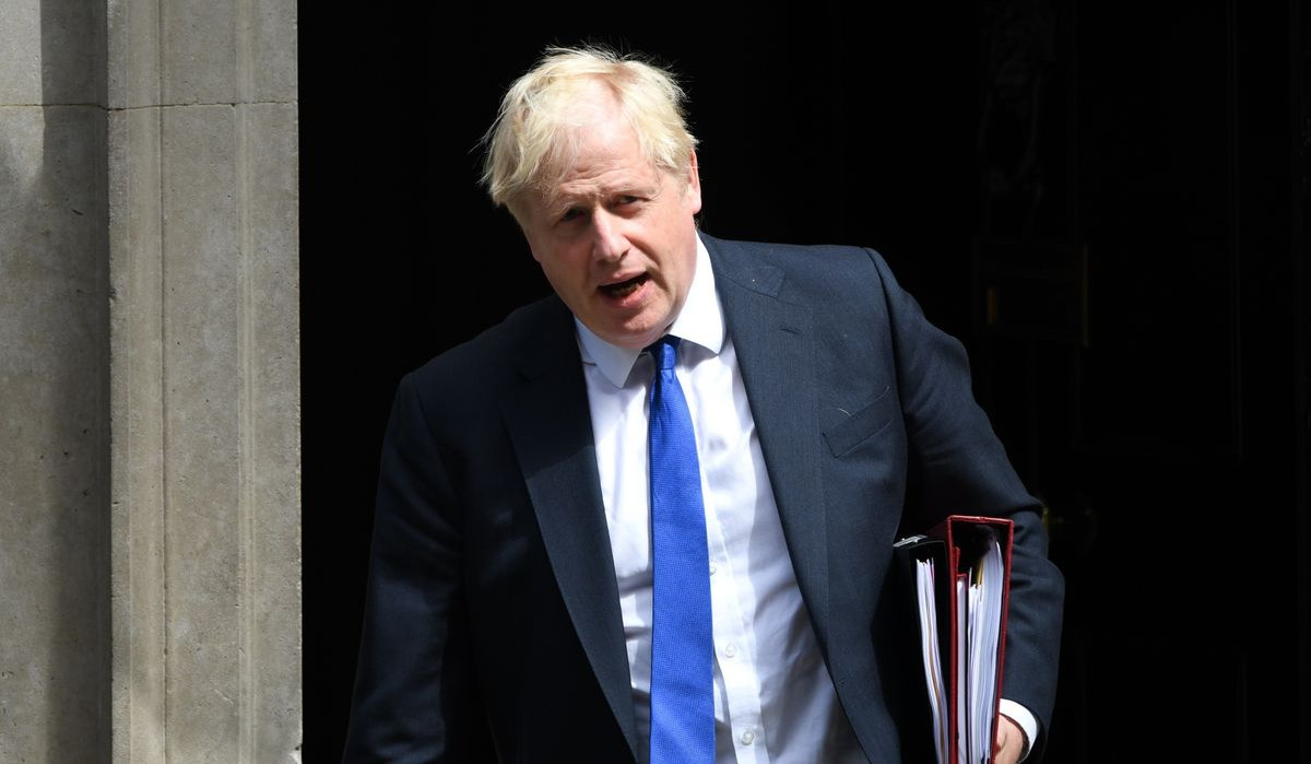 Премьер-министр Великобритании Борис Джонсон ушел в отставку