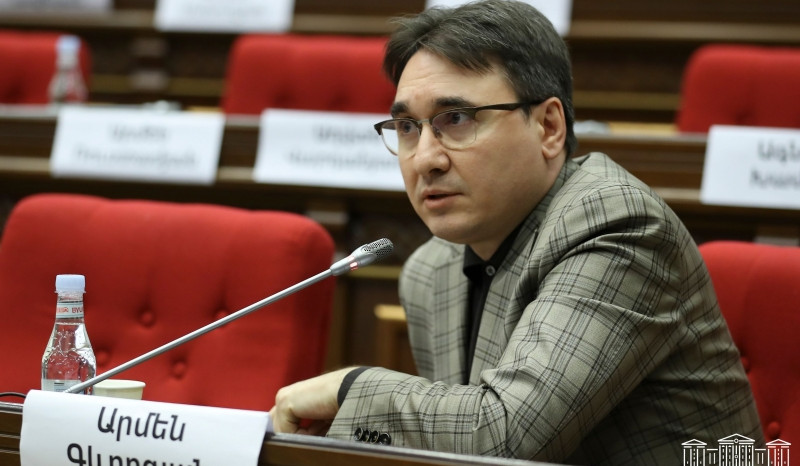 ԱԺ նախագահը ստորագրել է տարածաշրջանային և եվրասիական ինտեգրման հարցերի հանձնաժողովի նախագահ Արմեն Գևորգյանի լիազորությունները դադարած համարելու մասին արձանագրությունը