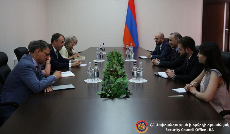 Armen Qriqoryan Toivo Klaar ilə görüşüb