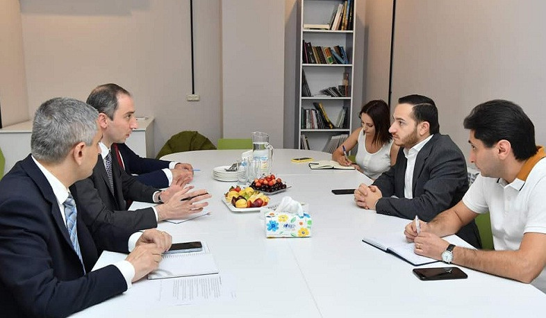 Մխիթար Հայրապետյանը ԲՏԱ նախարարին է ներկայացրել Quanta մագիստրոսական կրթական ծրագիրը