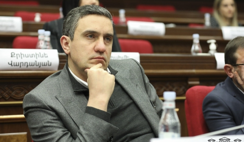 ԱԺ նախագահը ստորագրել է Արթուր Ղազինյանի՝ պատգամավորի լիազորությունները դադարած համարելու մասին արձանագրությունը