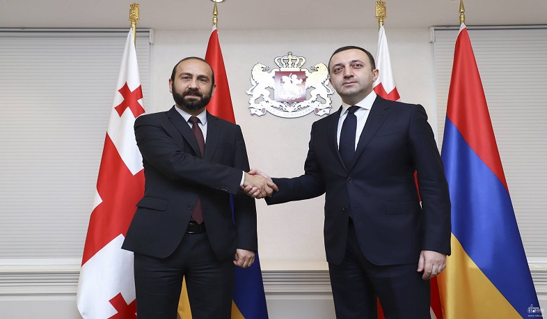 Ararat Mirzoyan və İrakli Qaribaşvili regional təhlükəsizlik və sabitlik məsələlərini müzakirə ediblər