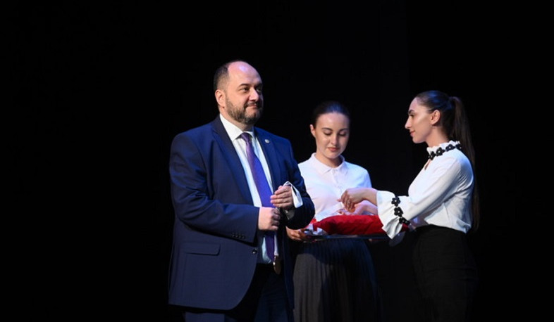 Արայիկ Հարությունյանը մասնակցել է կենսաբանության 33-րդ միջազգային օլիմպիադայի փակման  արարողությանը