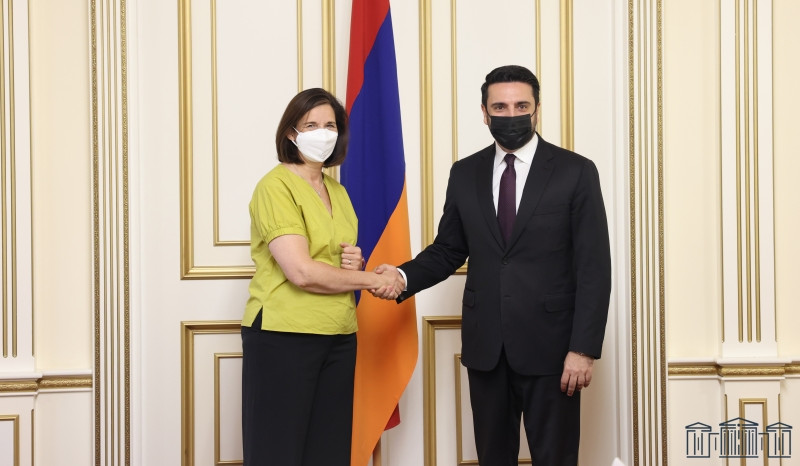 Biz Almaniyanın Ermənistanın demokratik gündəliyinə dəstəyini yüksək qiymətləndiririk: Alen Simonyan