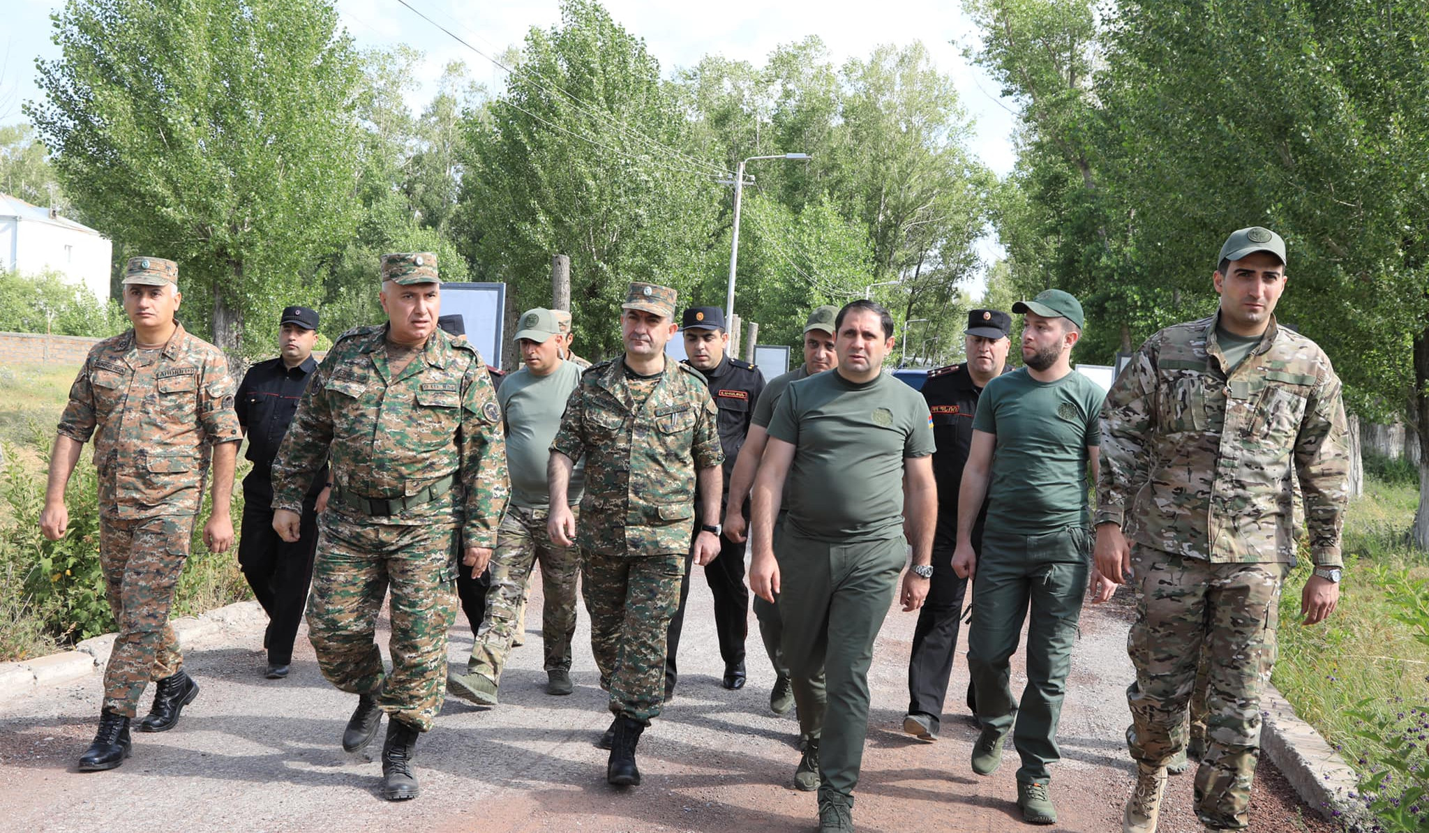 All problems related to front line security to be solved: Suren Papikyan visited eastern border zone of republic