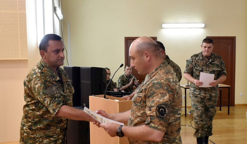 Ամփոփվել են զորամիավորումներից մեկում իրականացված աշխատանքները. լավագույն արդյունք ցուցաբերած զինծառայողները խրախուսվել են