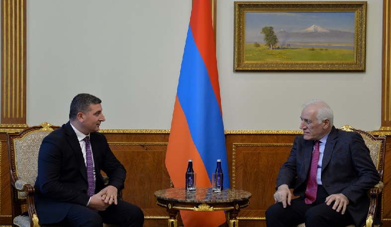 Гнел Саносян проинформировал Ваагна Хачатуряна о работах по строительству высоковольтной линии Иран-Армения