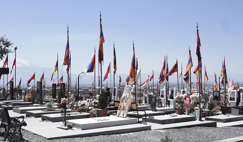 Եռաբլուրում պատարագ և հոգեհանգստյան կարգ է կատարվել