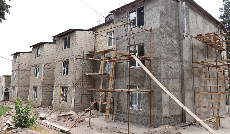 Ստեփանակերտում ավարտին է մոտենում բազմաբնակարան շենքի նորոգումը