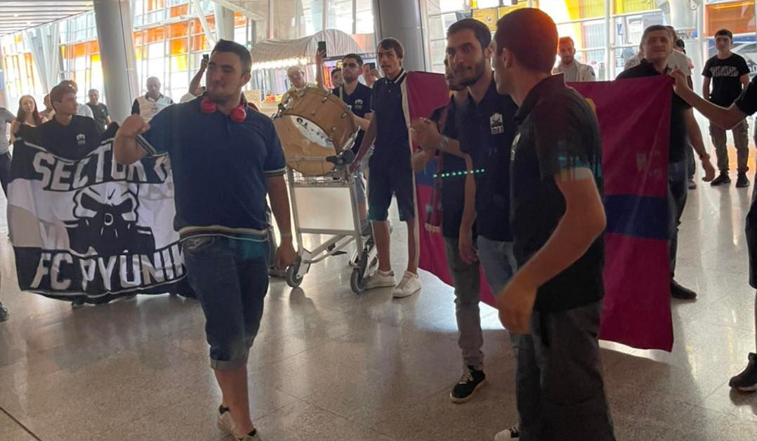 Игроки футбольного клуба «Пюник» прибыли в аэропорт «Звартноц»