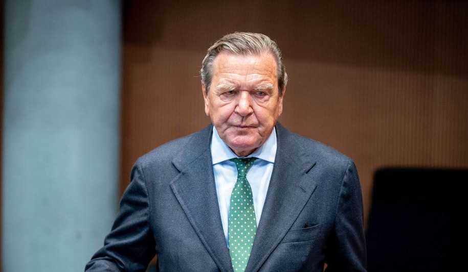 Schroeder’s visit to Moscow ‘his personal business’, not discussed with Berlin: cabinet