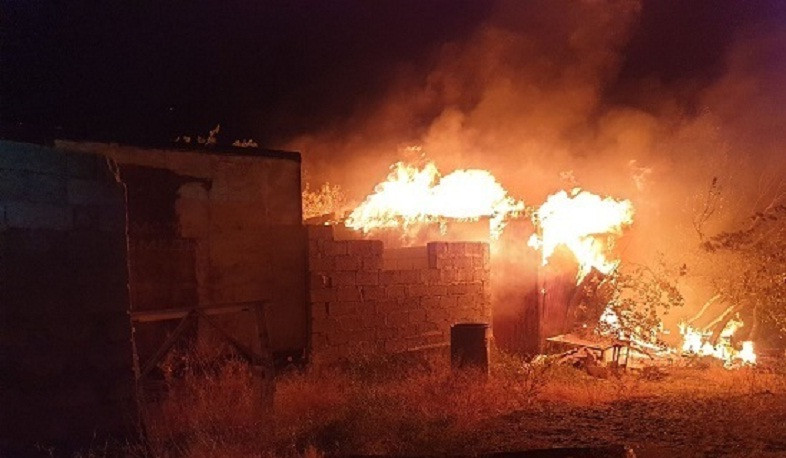 Երևանի Հաղթանակ թաղամասի 5-րդ փողոցում այրվել է բնակելի տնակ