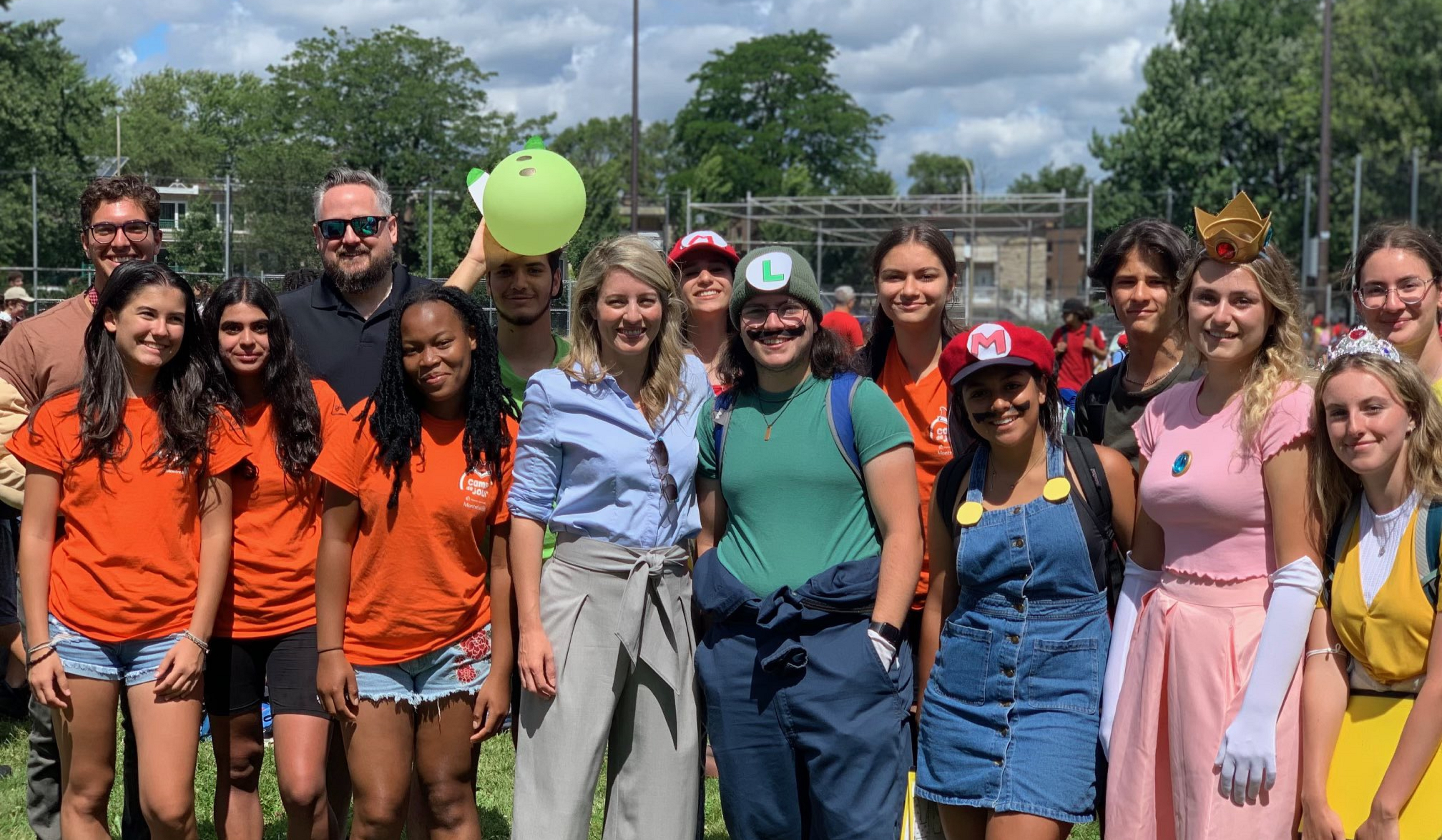 Министр иностранных дел Канады посетила армянский летний лагерь «Арарат» в Монреале