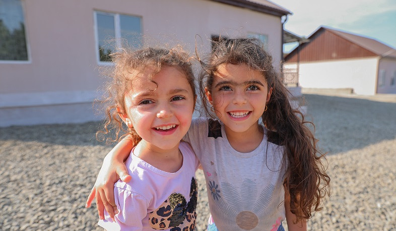 Արցախի Դահրավ գյուղում 6 ընտանիք ստացել է նորակառույց բնակարանների բանալիները