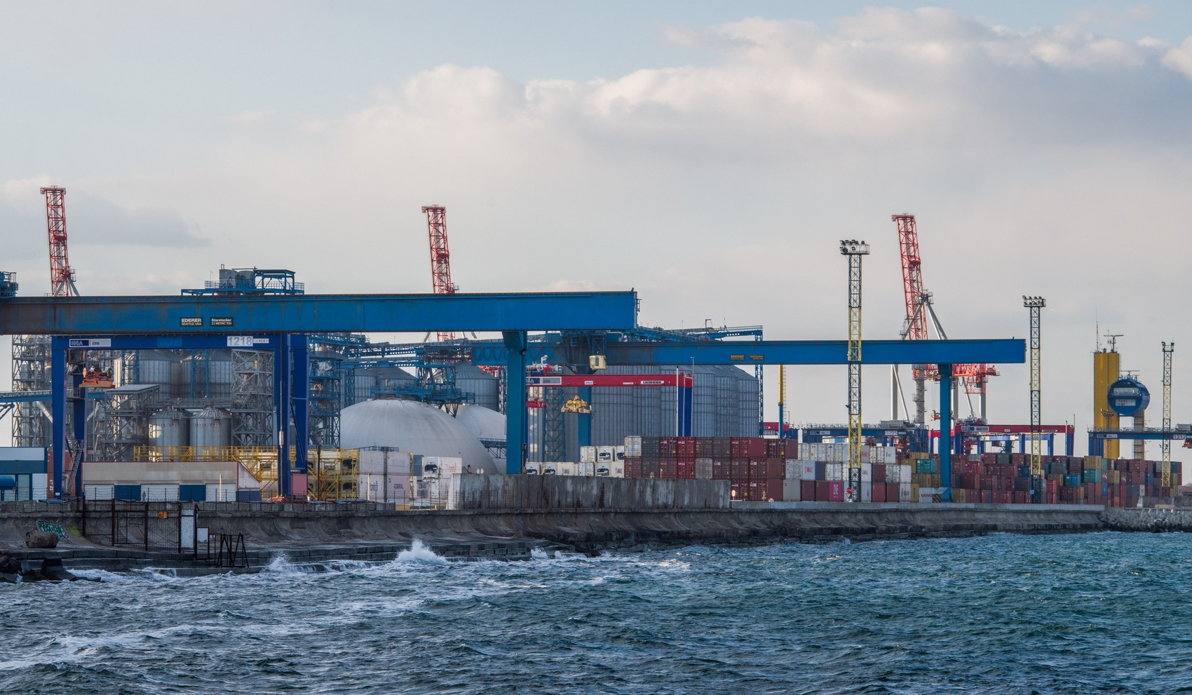 First ship loaded with grain left the port of Odessa this morning