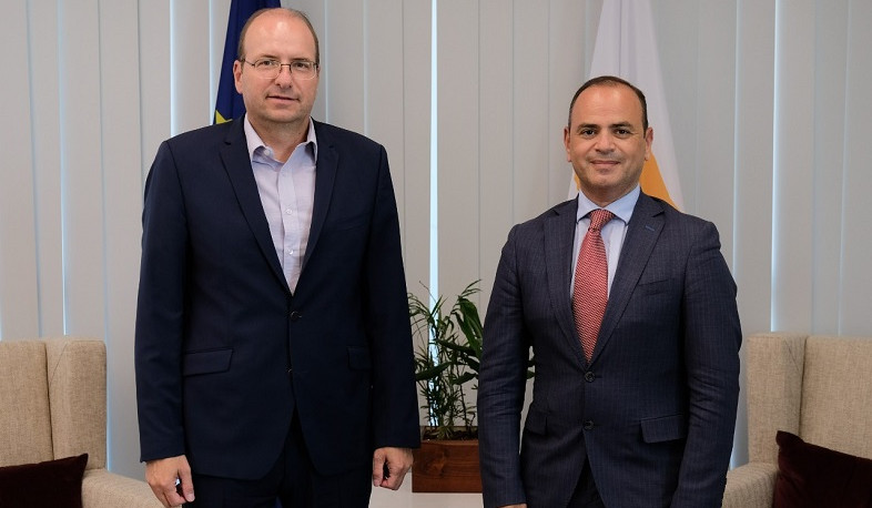 At meeting between Zareh Sinanyan and Minister of Defense of Cyprus directions of cooperation between two countries discussed