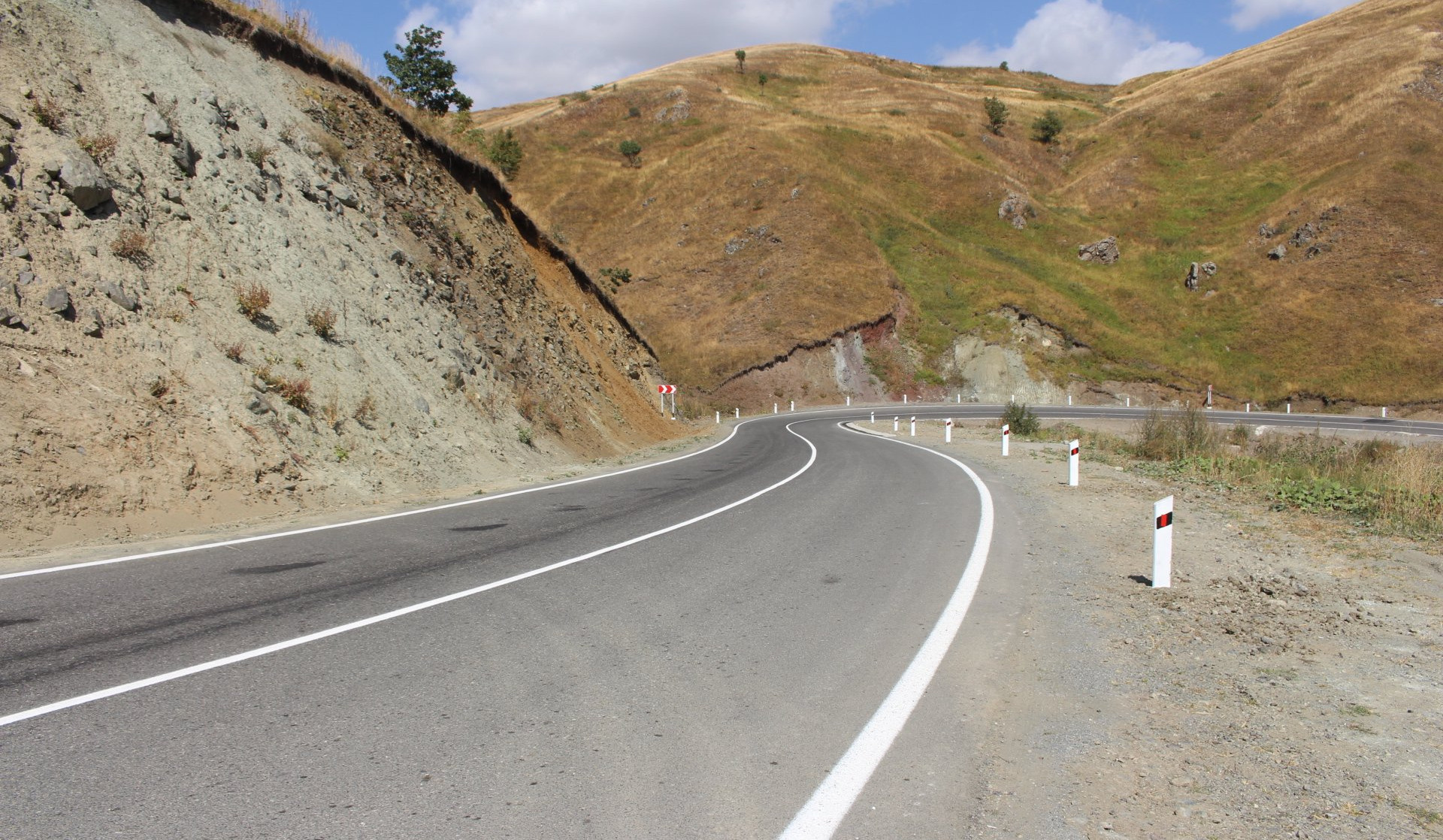 Şuşi-Berdzor-Goris dövlətlərarası avtomobil yolu hər iki istiqamətə açıqdır