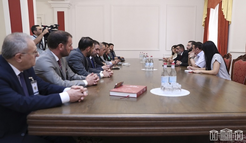 Իրաքի ազգային փոքրամասությունների կազմակերպությունների միության պատվիրակությունը խորհրդարանում է