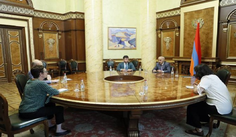 Armenian Prime Minister's advisor and French ambassador discussed latest regional developments
