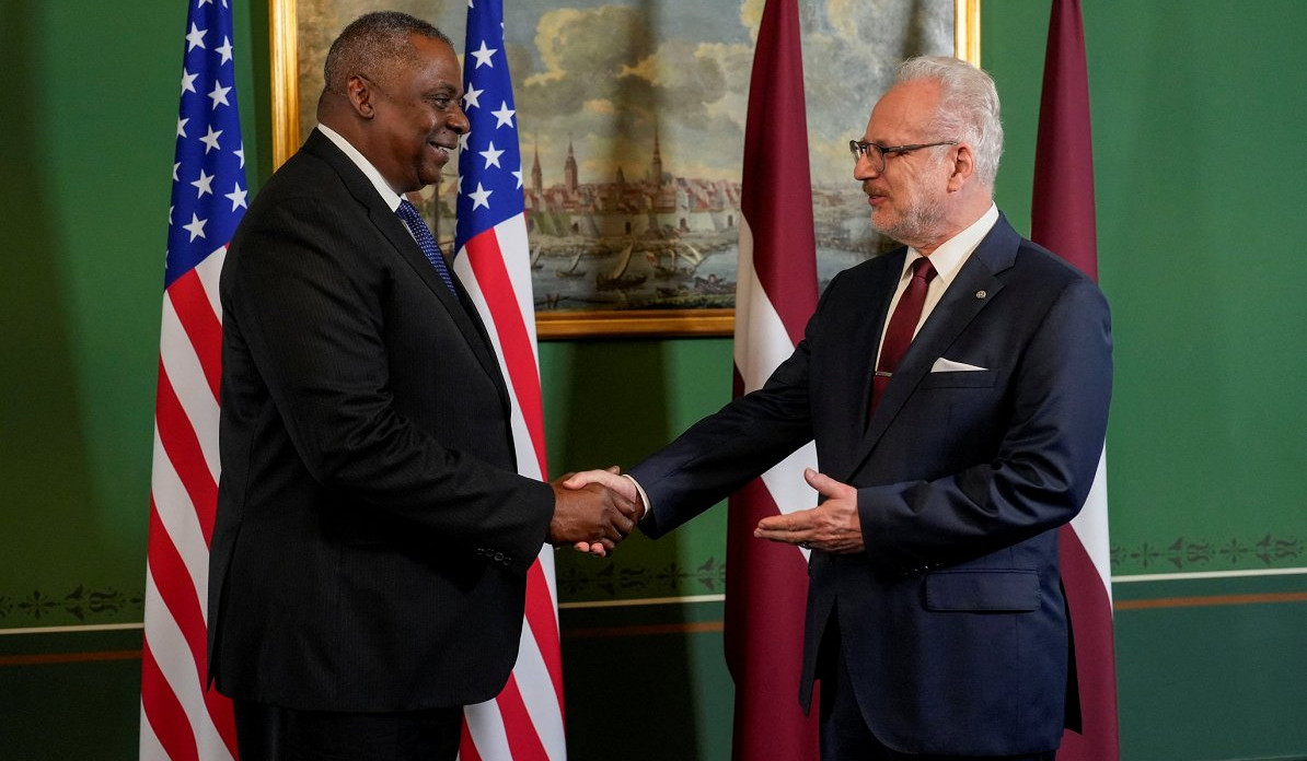 U.S. defence secretary Austin reaffirms support for Ukraine and allies in Riga