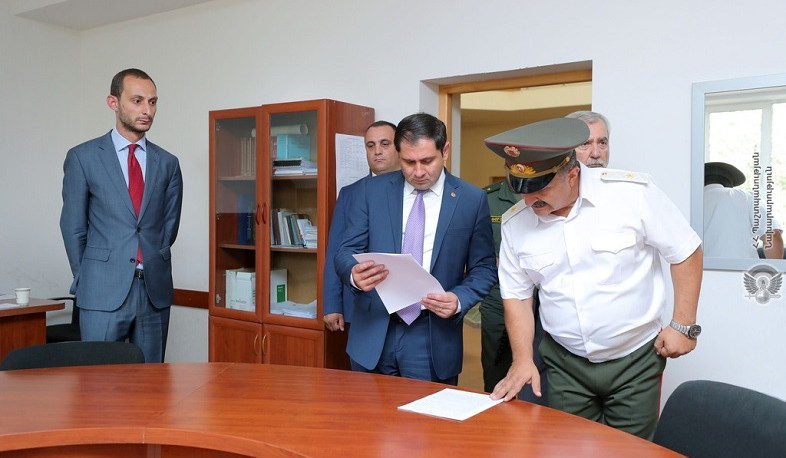 Սուրեն Պապիկյանն այցելել է ՊՆ պաշտպանական ազգային հետազոտական համալսարան