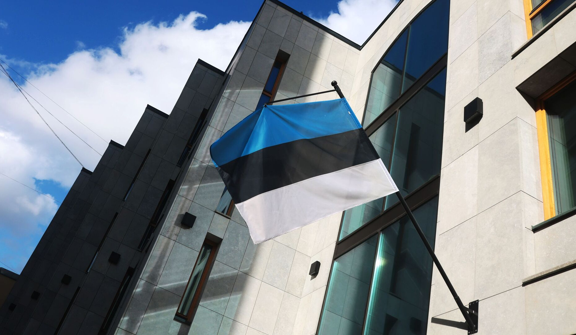 Эстония закрыла границу для россиян с шенгенскими визами