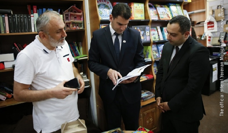 Համայնքային գրադարանների ֆոնդը համալրվում է. Երևանի քաղաքապետն այցելել է հրատարակչություններ