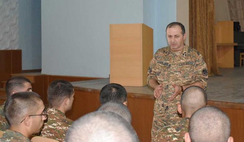 Քննարկվել են զինծառայողների միջանձնային փոխհարաբերությունների և սոցիալ-հոգեբանական վիճակի բարելավմանն ուղղված քայլերը